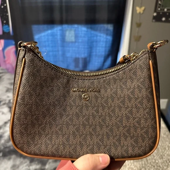 Micheal Kors hand bag